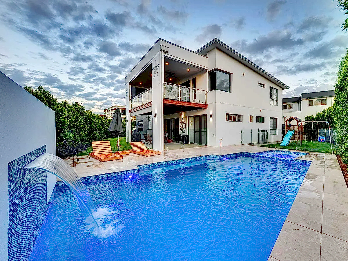 Carindale3-environpools-brisbane-portfolio Carindale-environpools-brisbane-pool-builders
