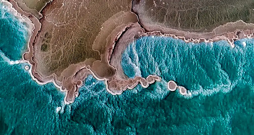 mineral-swim-dead-sea-minerals-pool